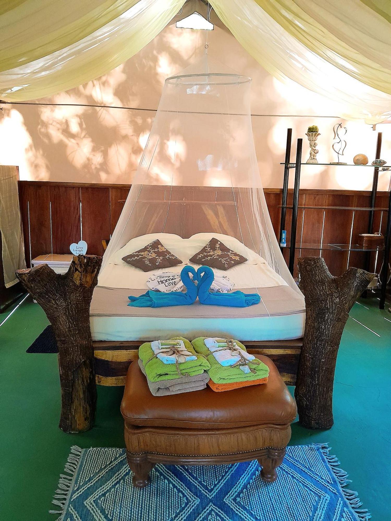 Fully Furnished Family Jungle Tent, Latino Glamping Paquera Esterno foto